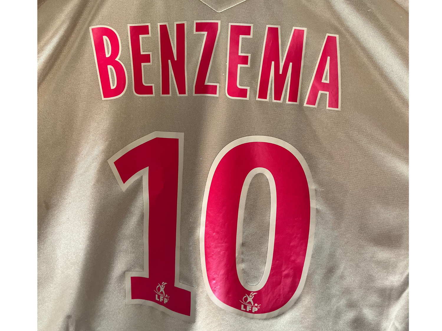 Maillot vintage Olympique Lyonnais 2007/2008 Benzema 10 extérieur – PlayerStore