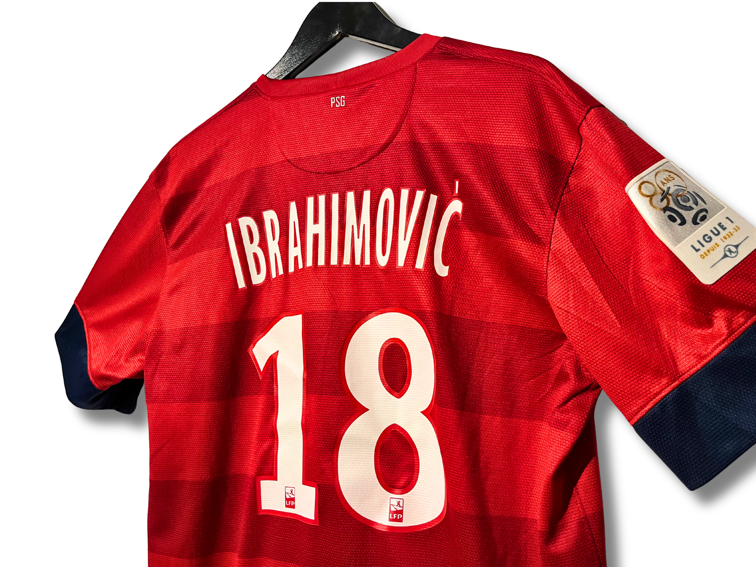 Flocage rare Ibrahimovic numéro 18 dos maillot PSG rouge